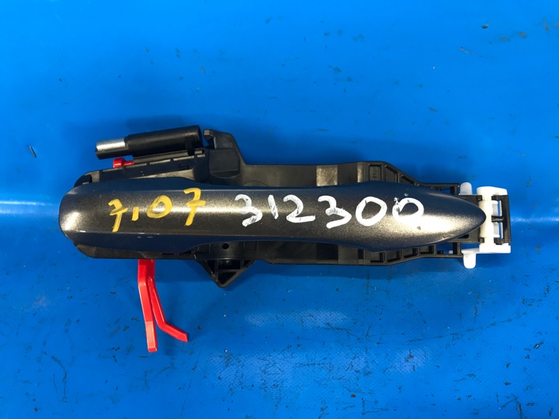 Запчасть ручка двери наружная задняя правая TOYOTA PRIUS 16- 2016 1.8 2ZRFXE 69211-47020-B1 Б/У Ручка двери наружная задняя правая TOYOTA PRIUS 16- 2016 1.8 2ZRFXE 69211-47020-B1 Б/У