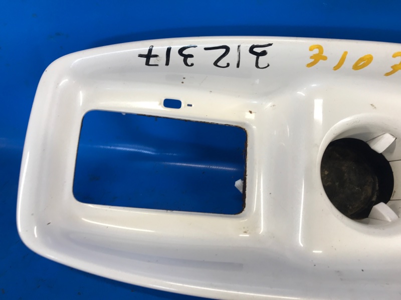 Накладка в салоне TOYOTA PRIUS 16- 1.8 2ZRFXE