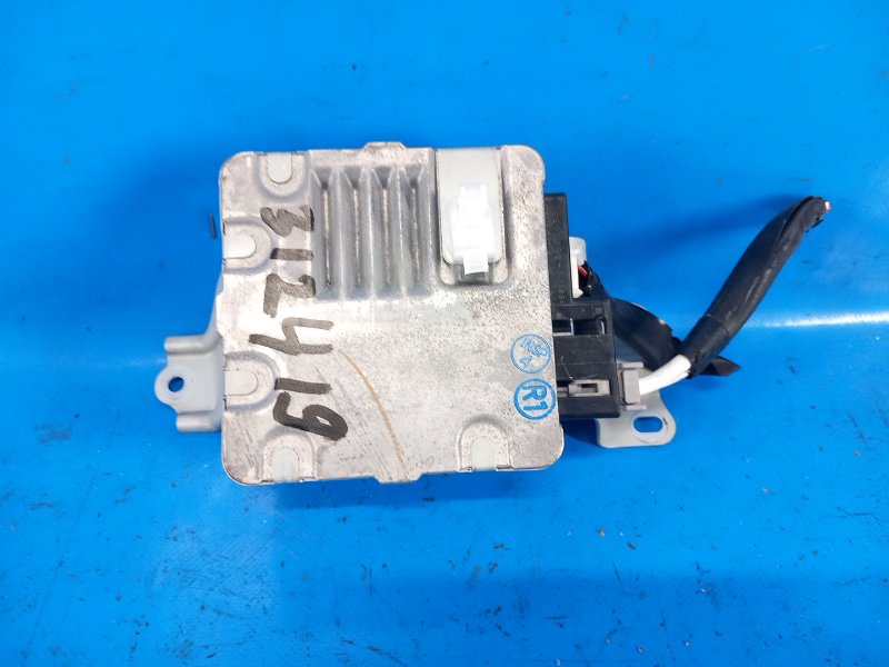 Блок управления электроусилителем руля TOYOTA PRIUS - 30 09-17 2012 ZVW30 1.8 2ZRFXE 8965047240 Б/У