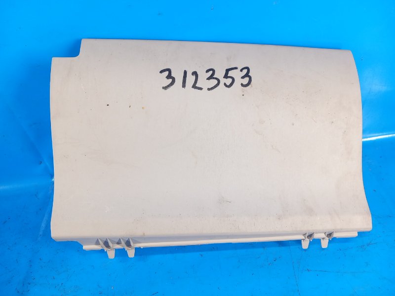 Бардачок TOYOTA PRIUS - 30 09-17 2012 ZVW30 1.8 2ZRFXE 5555047081E0 Б/У