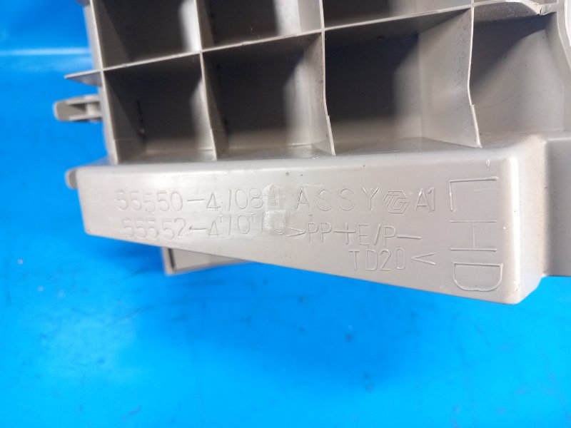 Бардачок TOYOTA PRIUS - 30 09-17 ZVW30 1.8 2ZRFXE