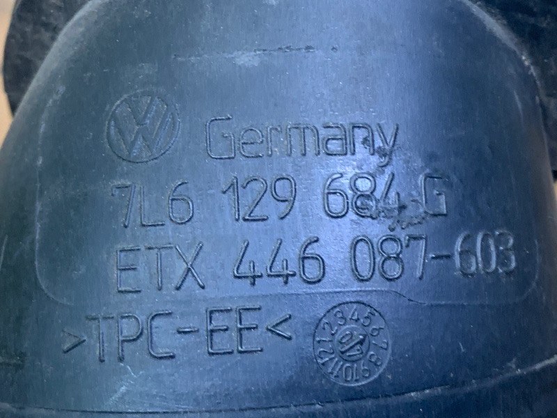 Патрубок воздушного фильтра VOLKSWAGEN TOUAREG 02-10 BHK 3.6