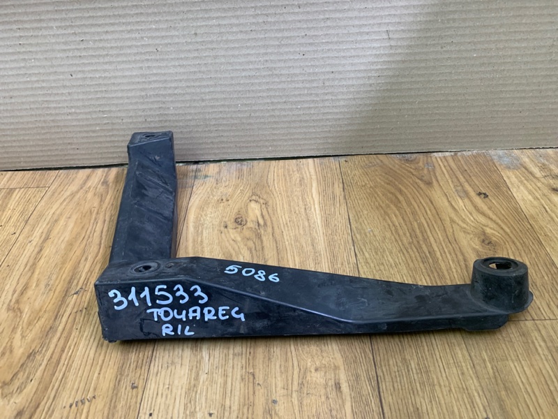 Кронштейн заднего бампера задний левый TOUAREG 02-10 2007 BHK 3.6