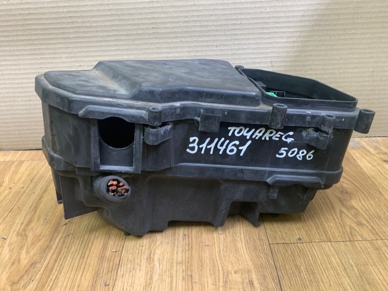 Блок предохранителей моторный отсек TOUAREG 02-10 2007 BHK 3.6