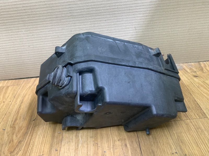 Блок предохранителей моторный отсек TOUAREG 02-10 2007 BHK 3.6