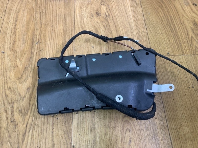 Подушка безопасности в сиденье левая TOUAREG 02-10 2007 BHK 3.6