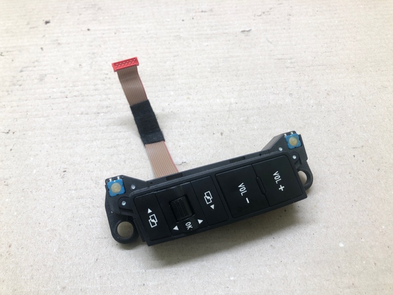 Кнопки на руль правые VOLKSWAGEN TOUAREG 02-10 2007 BHK 3.6 7L6 959 538 D 3X1 Б/У