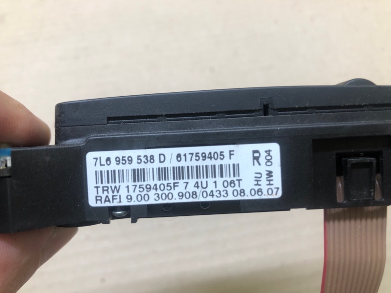 Кнопки на руль правые TOUAREG 02-10 2007 BHK 3.6