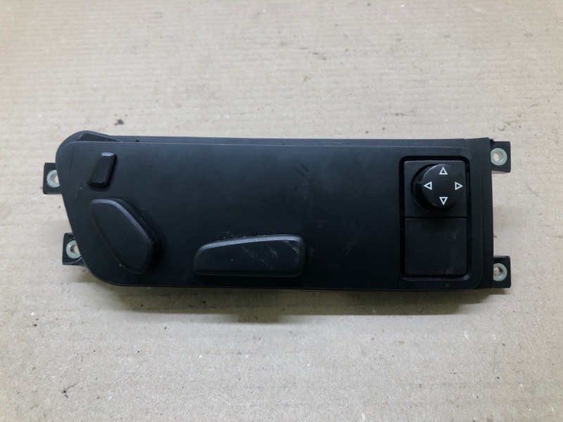 Кнопка регулировки сиденья правая VOLKSWAGEN TOUAREG 02-10 2007 BHK 3.6 7L6 959 766 Б/У