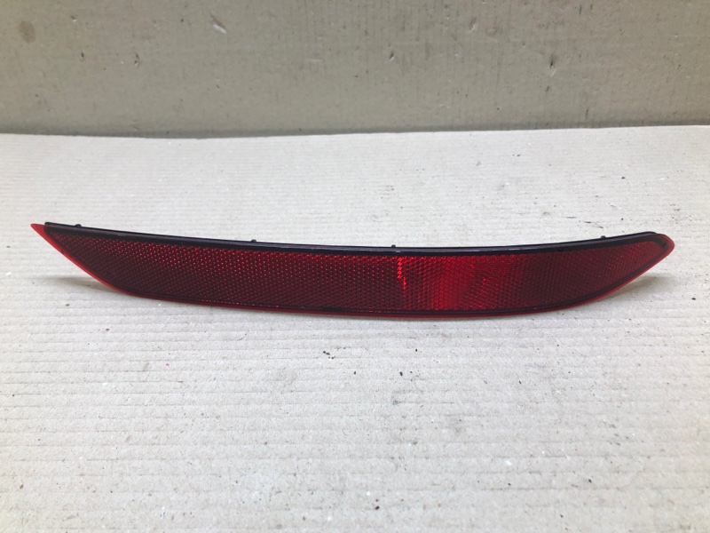 Катафот R правый VOLKSWAGEN JETTA USA 18- 17A 945 106 Б/У