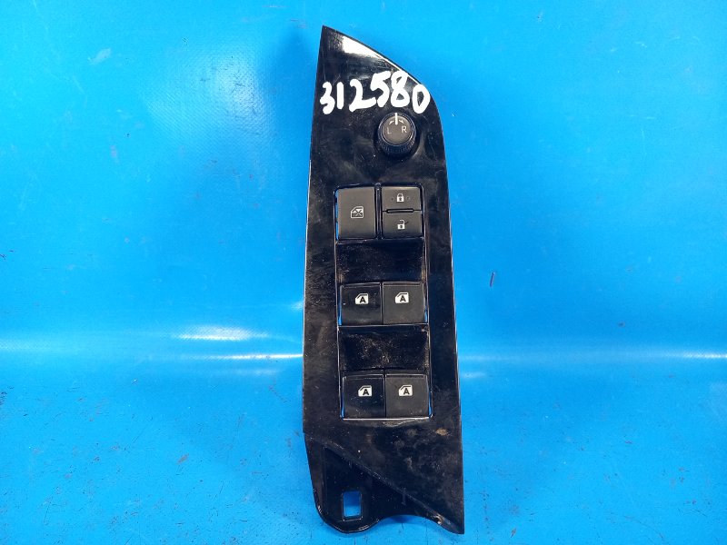 Блок управления стеклоподъемниками передний левый TOYOTA PRIUS 16- 2017 XW50 8404047070 Б/У