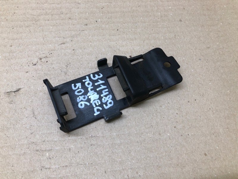 Кронштейн передний левый VOLKSWAGEN TOUAREG 02-10 2007 BHK 3.6 7L0 907 455 A Б/У