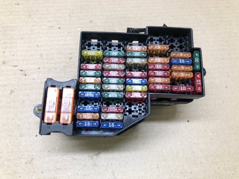 Блок предохранителей салон правый VOLKSWAGEN TOUAREG 02-10 2007 BHK 3.6 7L0 941 824 A Б/У