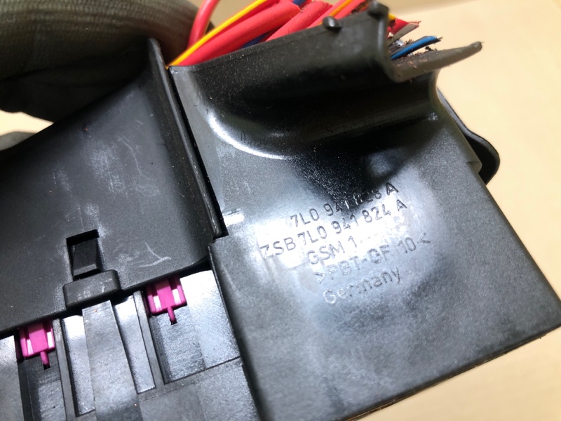 Блок предохранителей салон правый TOUAREG 02-10 2007 BHK 3.6