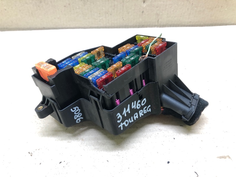 Блок предохранителей салон левый VOLKSWAGEN TOUAREG 02-10 2007 BHK 3.6 7L0 941 824 Б/У