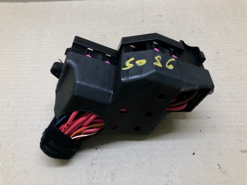 Блок предохранителей салон левый TOUAREG 02-10 2007 BHK 3.6