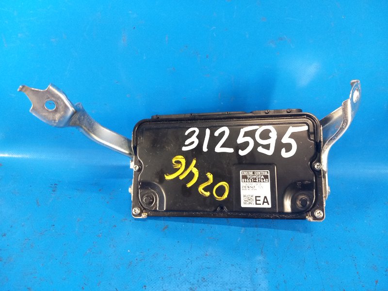 Блок управления двигателем TOYOTA PRIUS 16- 2017 XW50 8966147642 Б/У