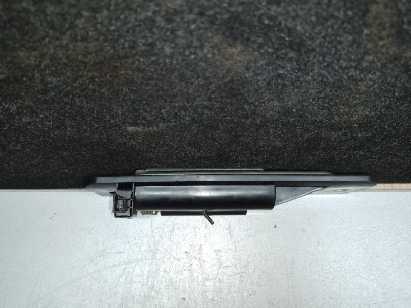 Ручка открывания багажника MERCEDES GL-CLASS X164 06-12 M273923 4.7L Ручка открывания багажника MERCEDES GL-CLASS X164 06-12 M273923 4.7L