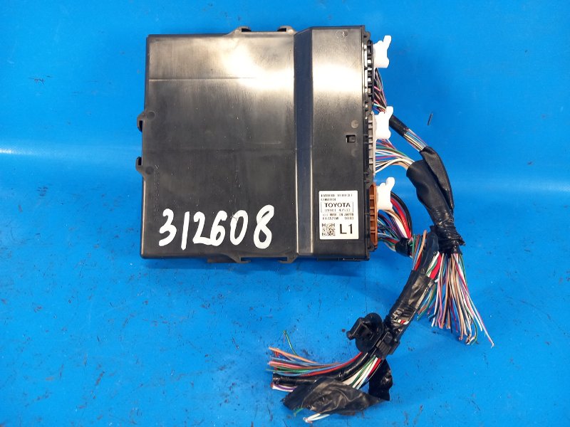 Блок электронный TOYOTA PRIUS 16- 2017 XW50 8998147533 Б/У