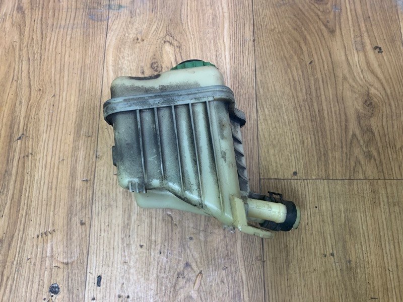 Бачок ГУР TOUAREG 02-10 2007 BHK 3.6