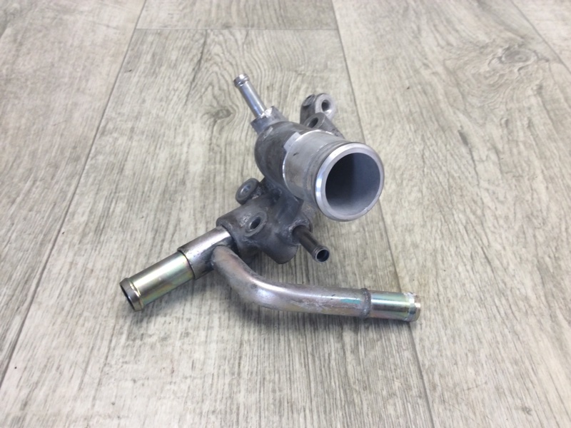 Тройник системы охлаждения TOYOTA CAMRY 70 17- 2018 GSV70 2.5 A25AFKS 16331F0011 Б/У