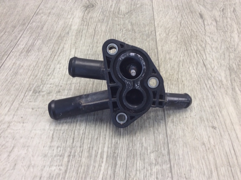 Тройник системы охлаждения TOYOTA CAMRY 70 17- GSV70 2.5 A25AFKS