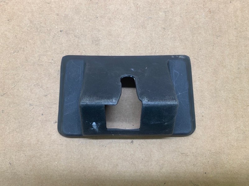 Накладка крышки багажника LEXUS RX350/450 09-15 2011 3.5 2GR-FE 69321-0E020 Б/У