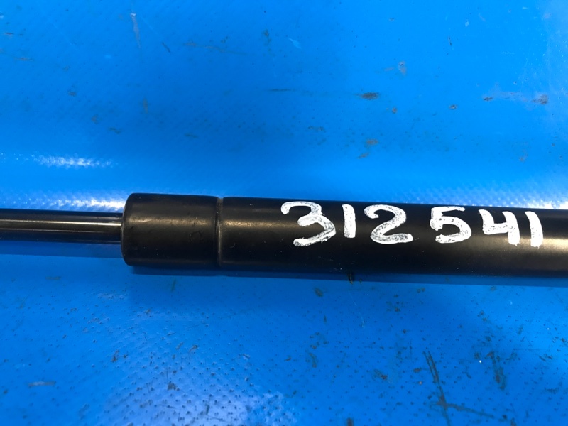 Амортизатор крышки багажника TOYOTA PRIUS - 20 03-11 1NZ-FXE 1.5L