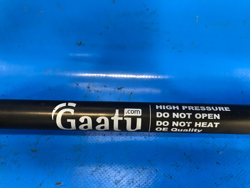 Амортизатор крышки багажника PRIUS - 20 03-11 2006 1NZ-FXE 1.5L