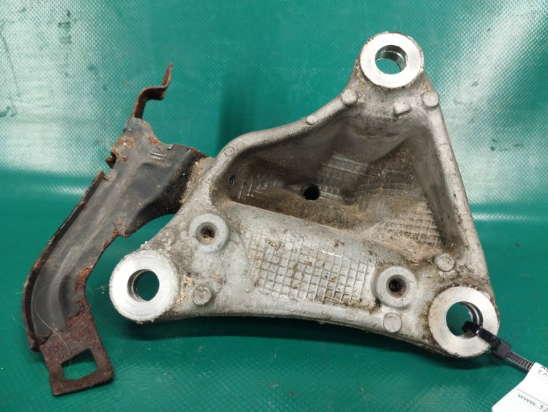 Кронштейн двигателя передний левый MDX (YD2) 06-13 2009 3.7 J37A1