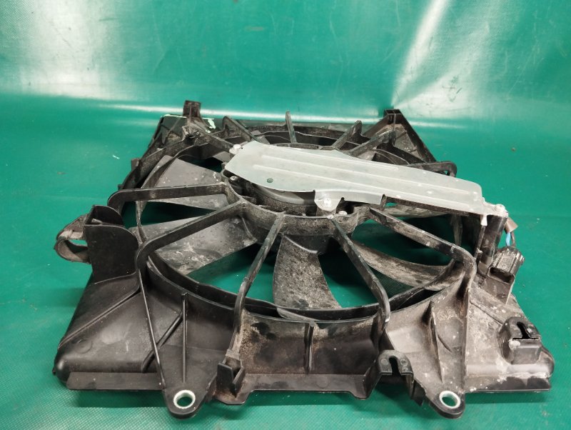 Диффузор вентилятора основного радиатора правый RDX 19-