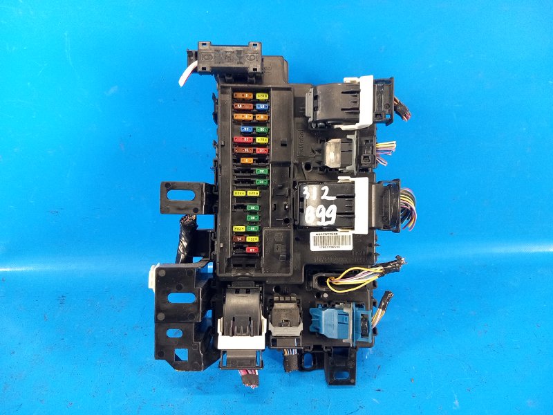 Блок предохранителей салон FORD MUSTANG 15- 2017 3.7 C37PDED HR3T15604 Б/У