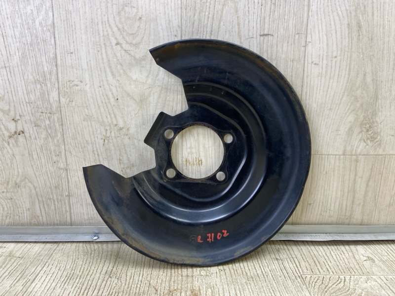 Защита тормозного диска задняя правая TOYOTA PRIUS 16- 2016 1.8 2ZRFXE 4788147010 Б/У