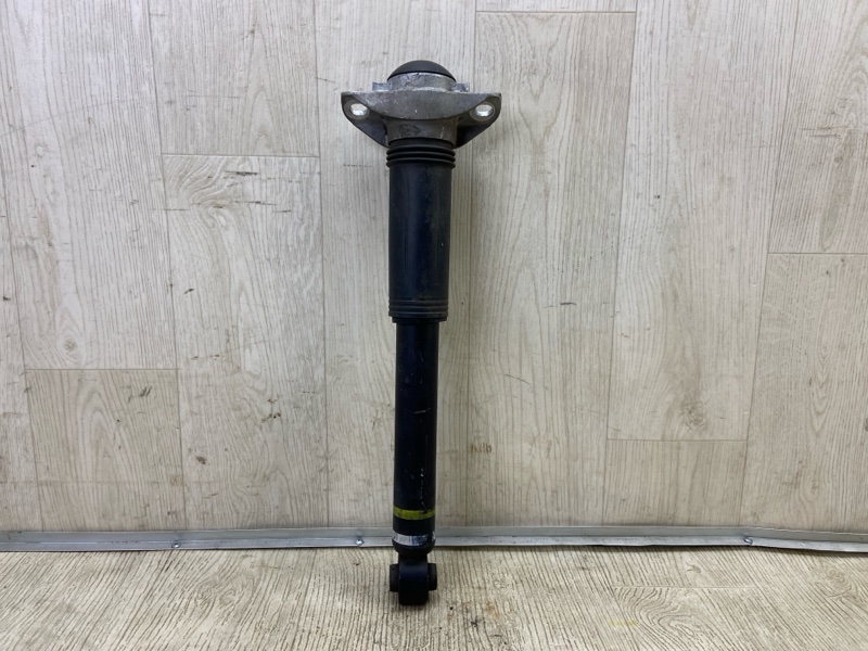 Амортизатор задний PRIUS 16- 2016 1.8 2ZRFXE Амортизатор задний PRIUS 16- 2016 1.8 2ZRFXE