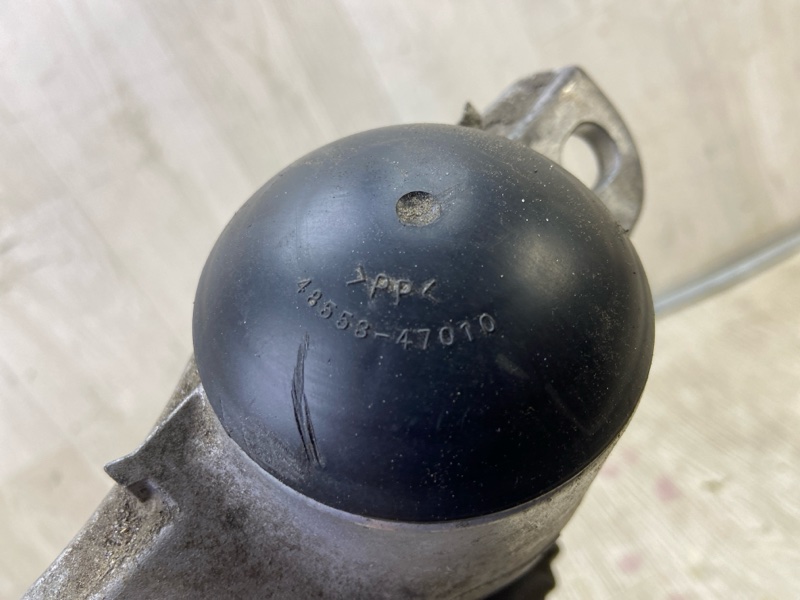 Амортизатор задний PRIUS 16- 2016 1.8 2ZRFXE Амортизатор задний PRIUS 16- 2016 1.8 2ZRFXE