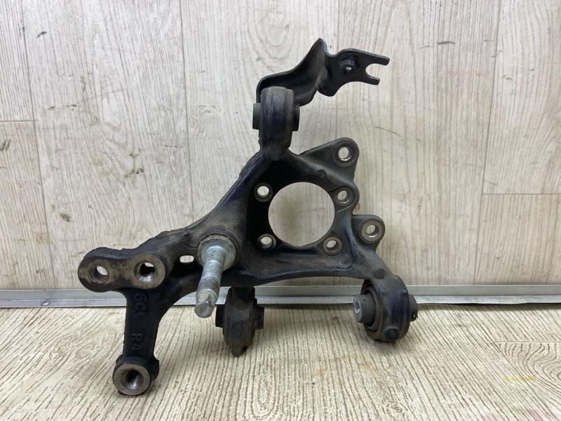 Цапфа задняя правая PRIUS 16- 2016 1.8 2ZRFXE