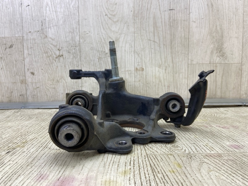 Цапфа задняя правая TOYOTA PRIUS 16- 1.8 2ZRFXE