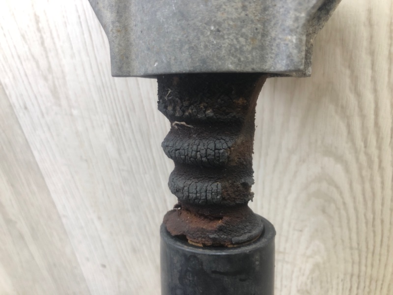 Амортизатор задний 3 BL 09-13 2009 2.5 L (L5-VE)