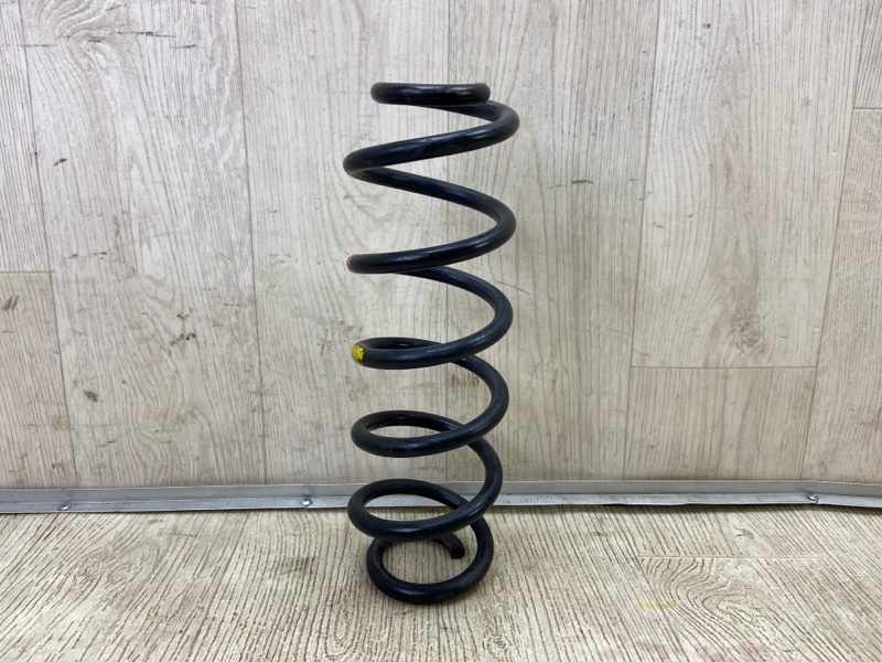 Пружина задней подвески задняя TOYOTA PRIUS 16- 2016 1.8 2ZRFXE 4823147310 Б/У