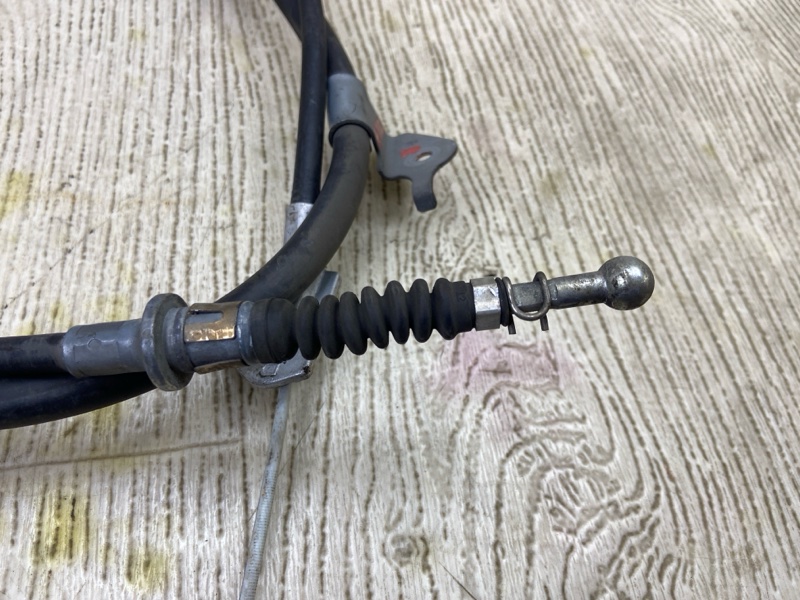 Трос стояночного тормоза задний правый TOYOTA PRIUS 16- 1.8 2ZRFXE