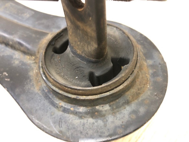 Рычаг задней подвески продольный правый 3 BL 09-13 2009 2.5 L (L5-VE)