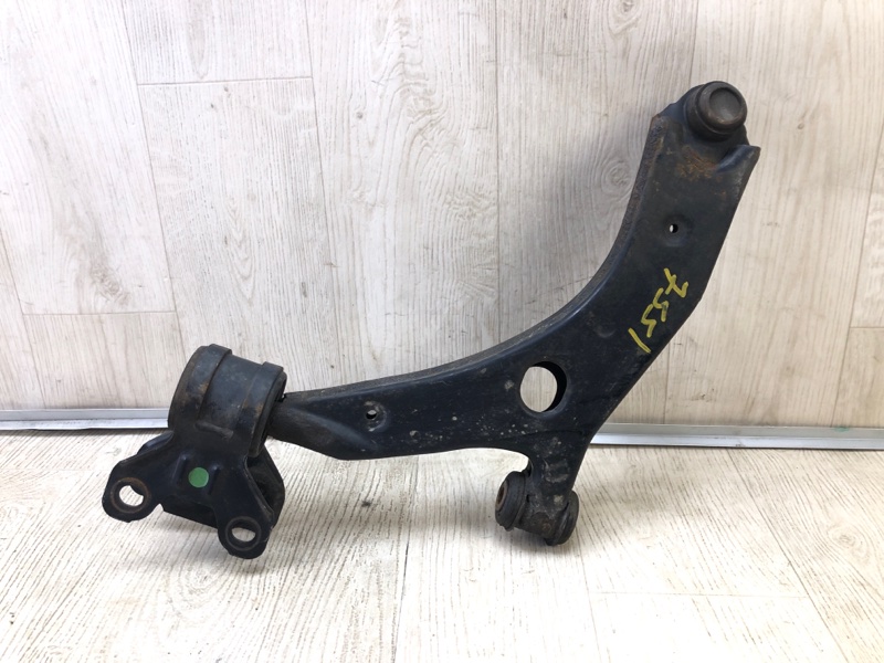 Рычаг передней подвески нижний правый 3 BL 09-13 2009 2.5 L (L5-VE)