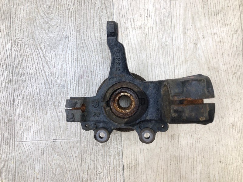 Кулак поворотный передний левый 3 BL 09-13 2009 2.5 L (L5-VE)