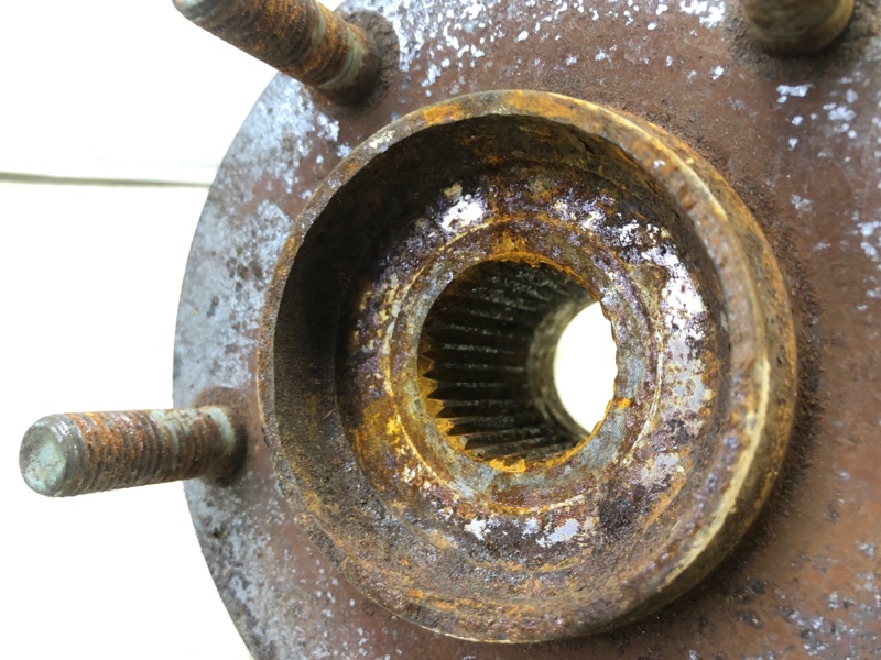 Кулак поворотный передний левый 3 BL 09-13 2009 2.5 L (L5-VE)