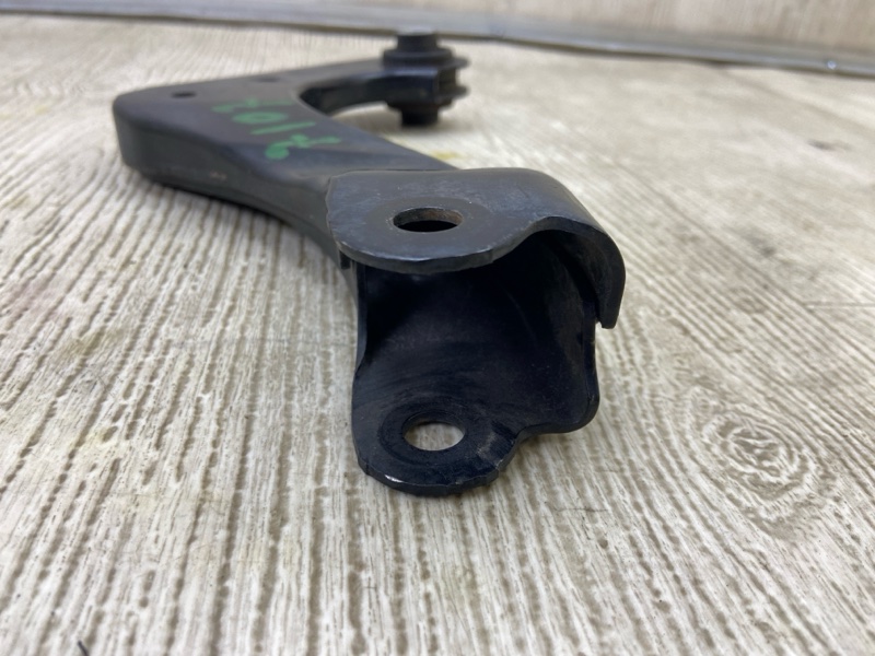 Рычаг задней подвески поперечный верхний левый PRIUS 16- 2016 1.8 2ZRFXE Рычаг задней подвески поперечный верхний левый PRIUS 16- 2016 1.8 2ZRFXE