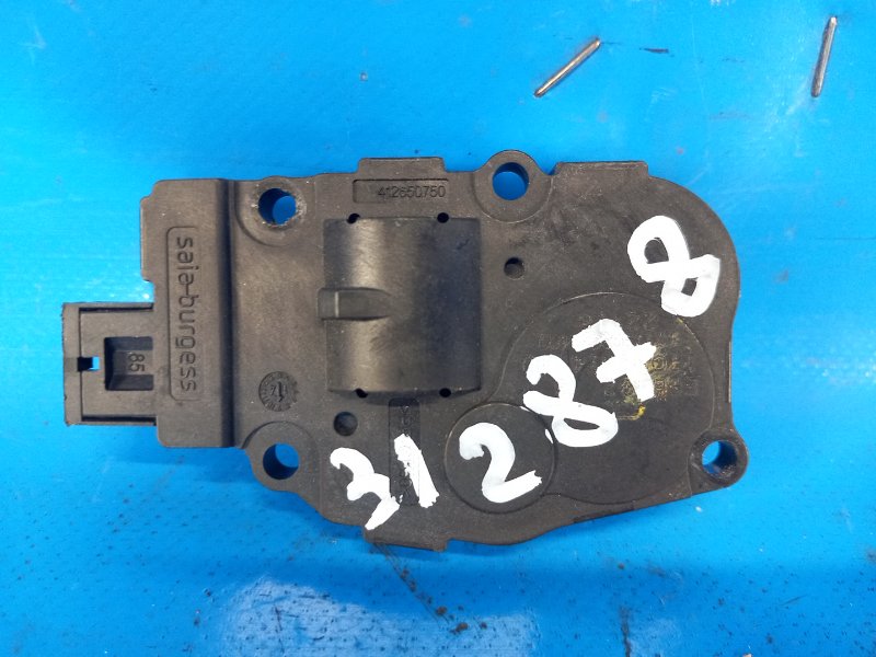 Моторчик заслонки печки MINI COOPER (F56) 14-18 2014 F56 B38M 1.5T 412650750 Б/У