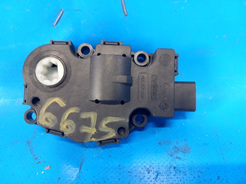 Моторчик заслонки печки COOPER (F56) 14-18 2014 F56 B38M 1.5T