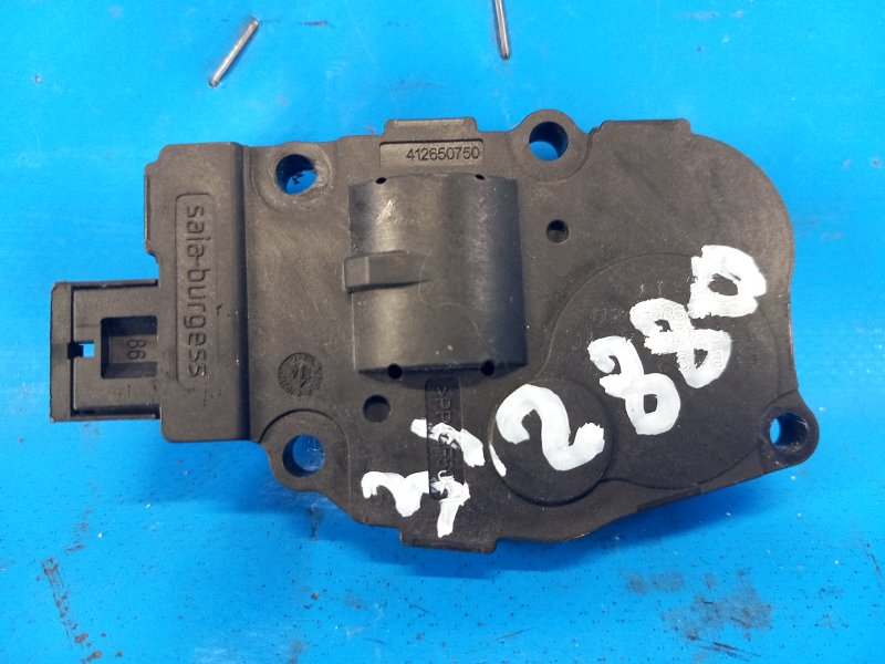 Моторчик заслонки печки MINI COOPER (F56) 14-18 2014 F56 B38M 1.5T 412650750 Б/У