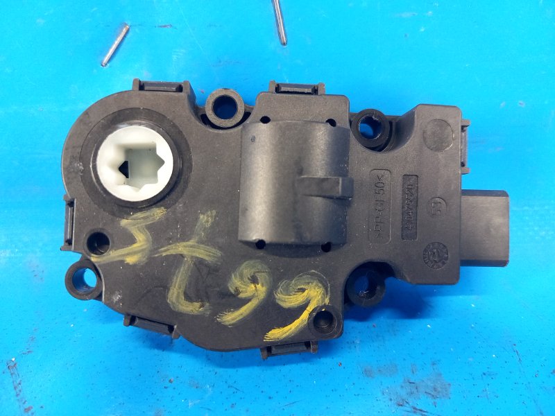 Моторчик заслонки печки COOPER (F56) 14-18 2014 F56 B38M 1.5T
