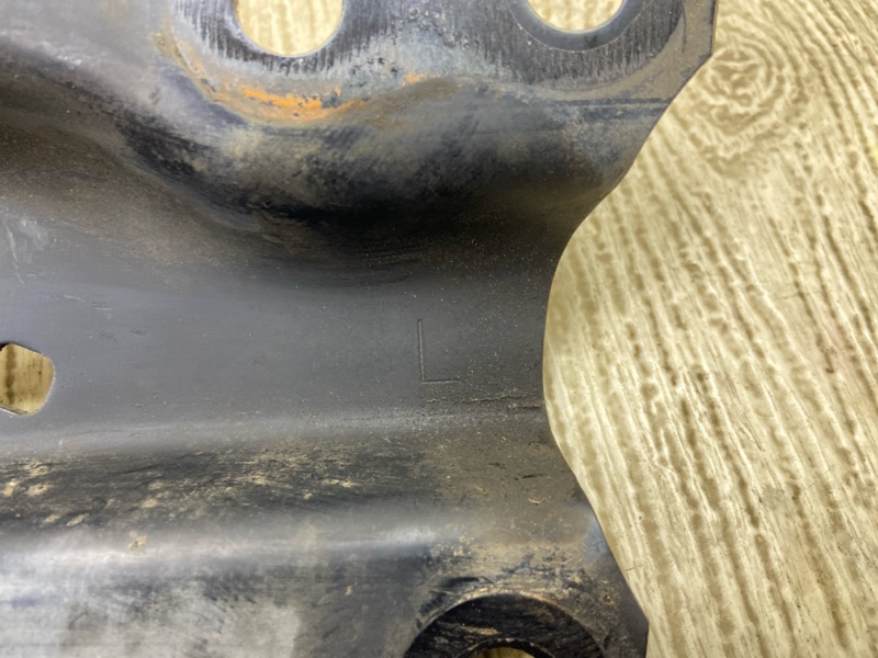 Рычаг задней подвески продольный левый PRIUS 16- 2016 1.8 2ZRFXE Рычаг задней подвески продольный левый PRIUS 16- 2016 1.8 2ZRFXE